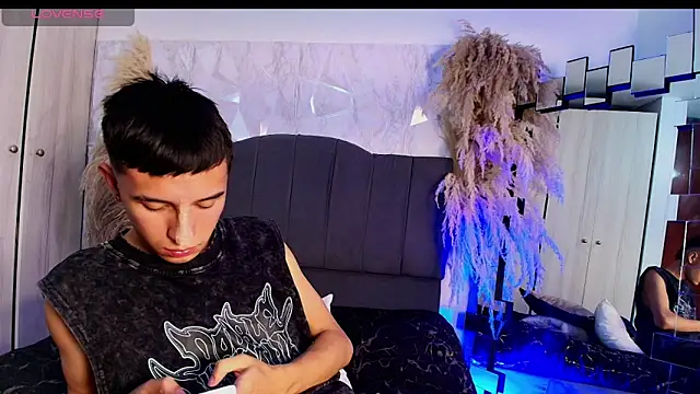 Isaac tan online show from February 26, 4:33 am