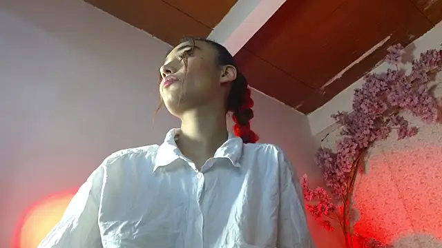 Snapshot of Liawood1 chatting on September 20, 1:23 pm Liawood1 online show from September 20, 1:23 pm