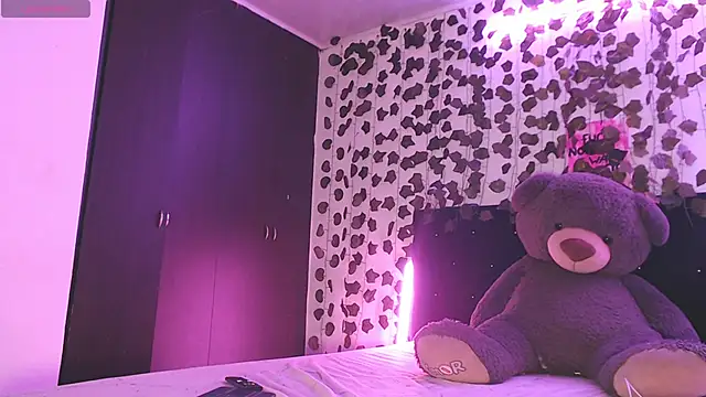 Snapshot of Liawood1 chatting on September 29, 10:25 pm Liawood1 online show from September 29, 10:25 pm