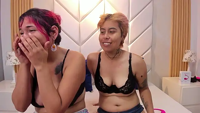 AnnieAndReach online show from February 1, 2:37 pm