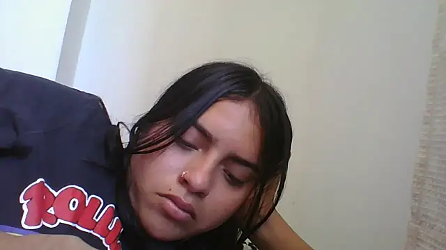 Snapshot of Lucy_2025 chatting on September 19, 7:03 pm Lucy 2025 online show from September 19, 7:03 pm