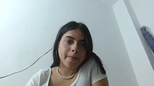 Snapshot of Lucy_2025 chatting on October 14, 8:09 pm Lucy 2025 online show from October 14, 8:09 pm