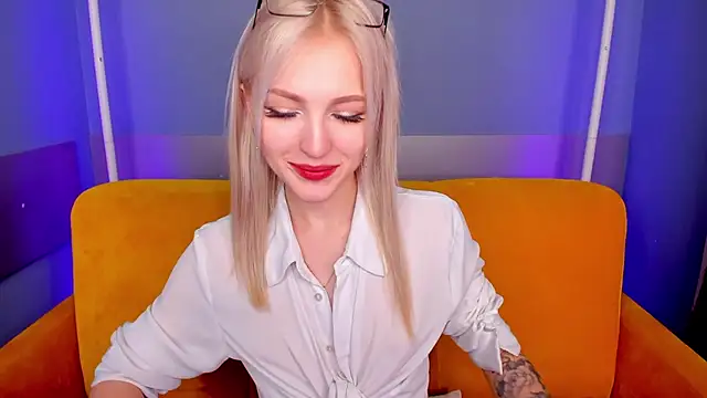 LisaFoxyMe online show from November 27, 8:49 am