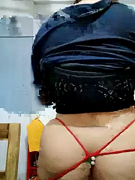 Snapshot of Nusrat-N chatting on November 30, 1:20 am Nusrat-N online show from November 30, 1:20 am