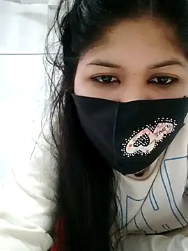 Snapshot of Nusrat-N chatting on December 3, 4:42 am Nusrat-N online show from December 3, 4:42 am