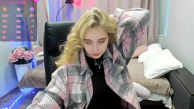 TaisiaHot online show from April 21, 7:58 am