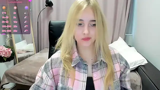 TaisiaHot online show from April 24, 8:06 am