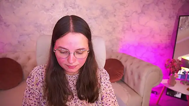 Snapshot of SophieDreamss chatting on September 12, 7:14 pm SophieDreamss online show from September 12, 7:14 pm