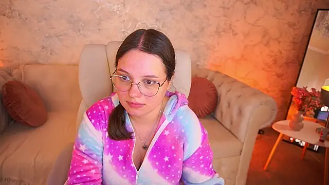 Snapshot of SophieDreamss chatting on September 20, 6:09 pm SophieDreamss online show from September 20, 6:09 pm