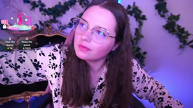 Snapshot of SophieDreamss chatting on October 31, 2:40 pm SophieDreamss online show from October 31, 2:40 pm