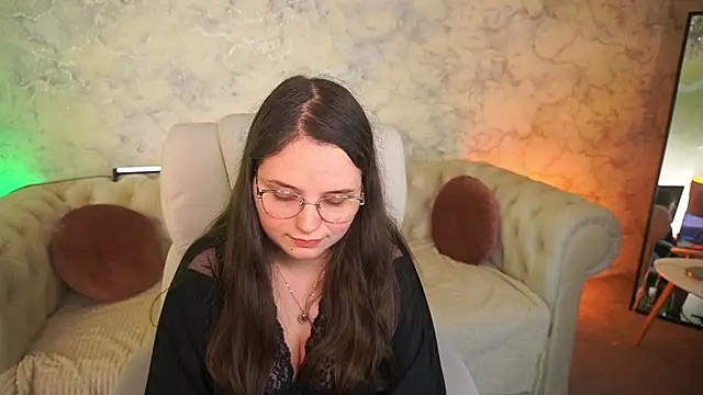 Snapshot of SophieDreamss chatting on November 29, 10:57 pm SophieDreamss online show from November 29, 10:57 pm