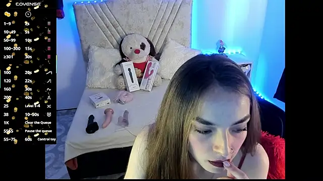 Snapshot of Mia_Victoria22 chatting on May 25, 4:13 pm Mia Victoria22 online show from May 25, 4:13 pm