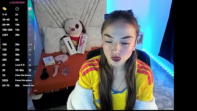 Mia Victoria22 online show from July 21, 2:25 am