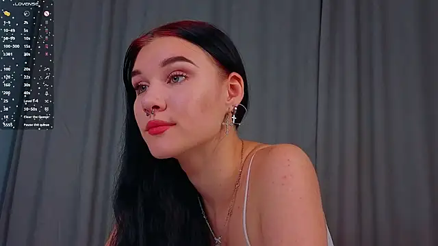 Snapshot of JenniferSullivan chatting on October 5, 10:18 pm JenniferSullivan online show from October 5, 10:18 pm