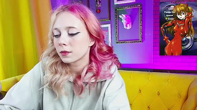 SakuraBliss online show from October 13, 5:02 pm