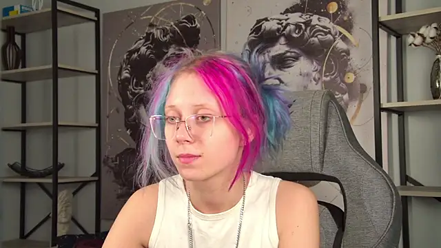 SakuraBliss online show from November 18, 3:49 pm