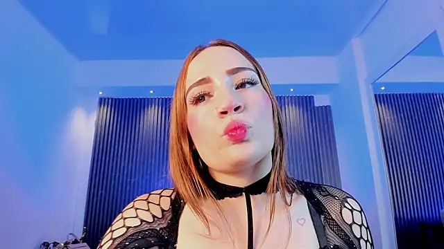Snapshot of MadisonAnngel chatting on October 7, 9:34 pm MadisonAnngel online show from October 7, 9:34 pm
