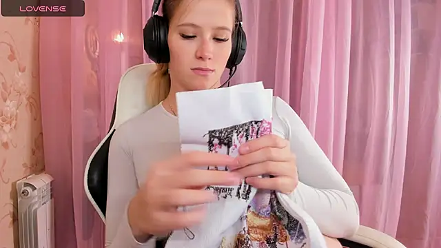 Snapshot of Anabel-Candy chatting on October 24, 6:32 am Anabel-Candy online show from October 24, 6:32 am