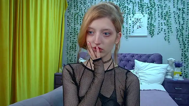 Snapshot of MistyMarlo chatting on October 13, 6:19 pm MistyMarlo online show from October 13, 6:19 pm