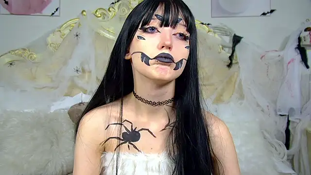 Snapshot of MistyMarlo chatting on October 31, 6:25 am MistyMarlo online show from October 31, 6:25 am