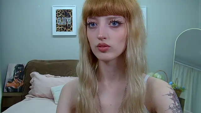 MistyMarlo online show from April 18, 7:07 pm