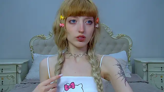 MistyMarlo online show from April 19, 5:12 pm