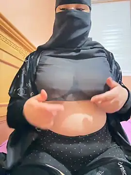  Laiali  online show from October 3, 11:18 am