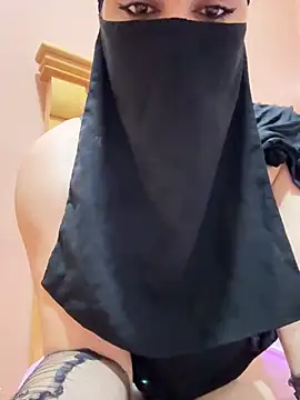  Laiali  online show from February 23, 8:50 pm