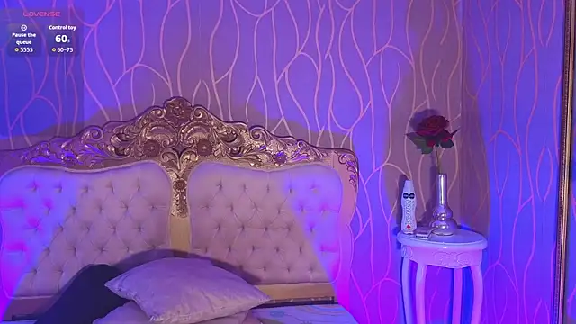 Anamonrroe online show from April 7, 8:09 pm