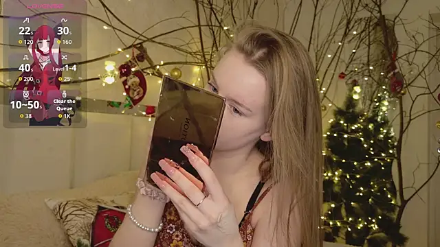 Lucy Shaw online show from December 18, 9:15 am