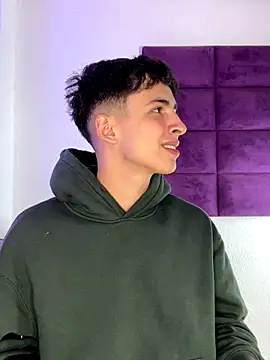 AdrianRinaldi online show from September 14, 8:30 pm