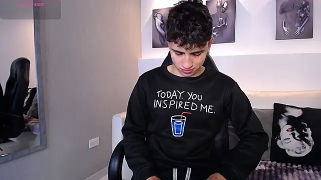 AdrianRinaldi online show from November 10, 8:19 pm