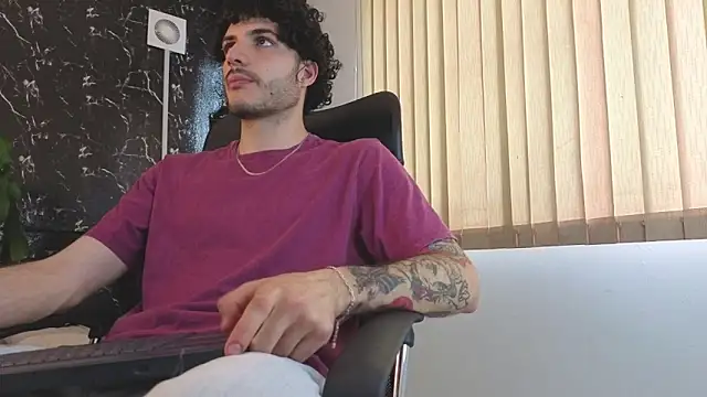 Rafael Mendezz online show from April 15, 8:42 pm