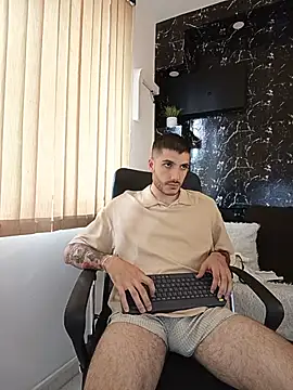 Snapshot of Rafael_Mendezz chatting on July 12, 8:22 pm Rafael Mendezz online show from July 12, 8:22 pm