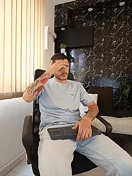 Snapshot of Rafael_Mendezz chatting on July 18, 8:12 pm Rafael Mendezz online show from July 18, 8:12 pm