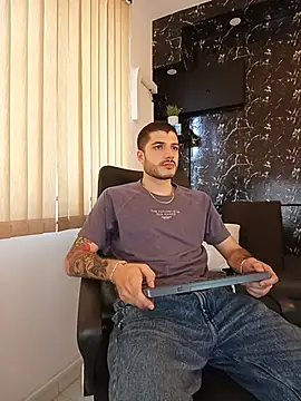 Snapshot of Rafael_Mendezz chatting on July 24, 7:56 pm Rafael Mendezz online show from July 24, 7:56 pm