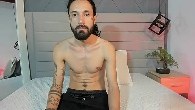 Hisoka 011 online show from September 17, 9:05 pm