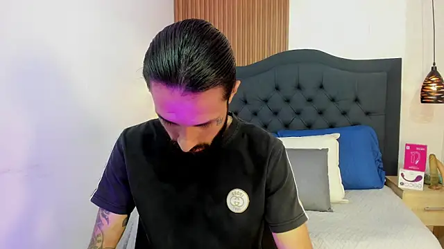 Hisoka 011 online show from April 21, 7:39 pm