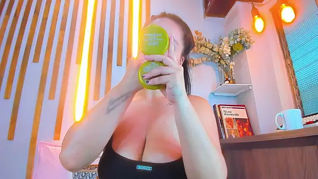 Snapshot of Jennifer_Vega1 chatting on November 7, 11:38 pm Jennifer Vega1 online show from November 7, 11:38 pm