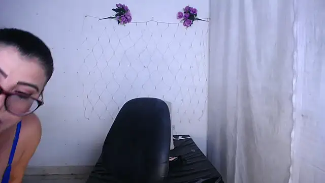 ValeriaHairy online show from February 2, 3:05 am