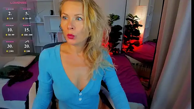 Julia Giulia online show from June 25, 6:23 pm
