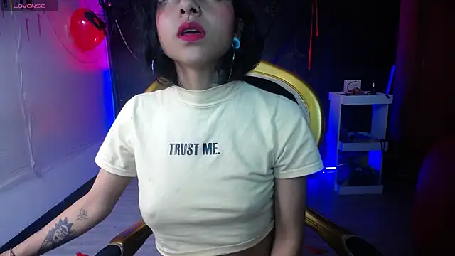 Snapshot of Sweettpleasure chatting on September 13, 12:43 am Sweettpleasure online show from September 13, 12:43 am