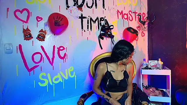 Snapshot of Sweettpleasure chatting on October 29, 2:52 pm Sweettpleasure online show from October 29, 2:52 pm