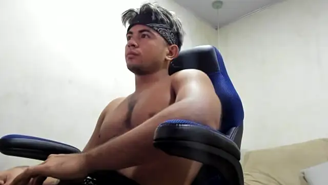 Snapshot of Bellion_grant chatting on September 25, 10:24 pm Bellion grant online show from September 25, 10:24 pm