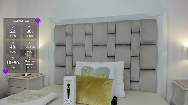 frehia dimou online show from July 21, 11:12 am