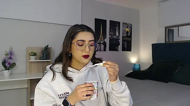 madame lottie online show from September 18, 12:40 pm