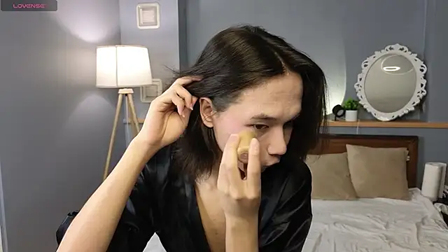 okerriella online show from October 16, 1:45 pm