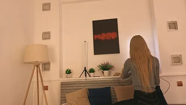 okerriella online show from April 23, 5:19 am