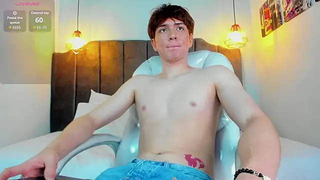 Snapshot of Oscar_and_dani chatting on September 13, 3:28 am Oscar and dani online show from September 13, 3:28 am