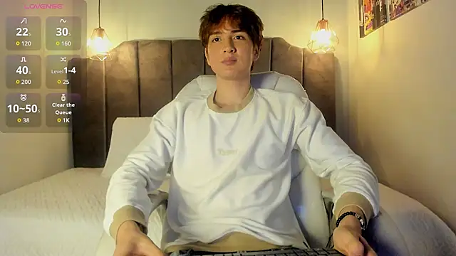 Snapshot of Oscar_and_dani chatting on October 9, 3:59 am Oscar and dani online show from October 9, 3:59 am